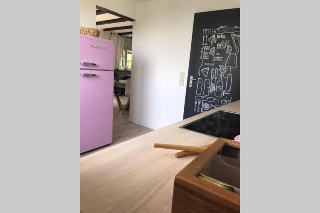 Wunderschoene Wohnung Mit Blick Auf Die Weinberge Neustadt an der Weinstraße Exterior foto